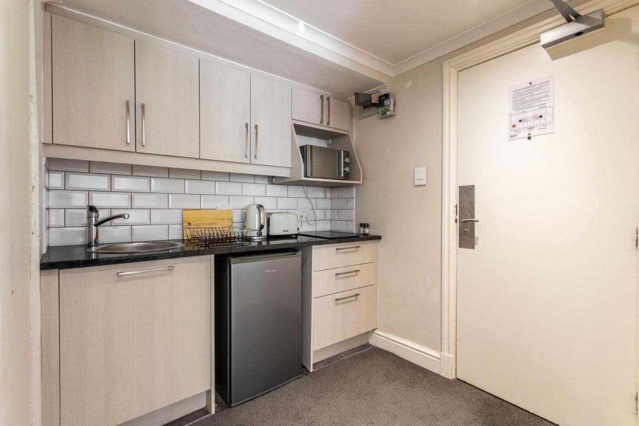 Trendy Apartment In Thibault Square City Centre Cidade Do Cabo Exterior foto