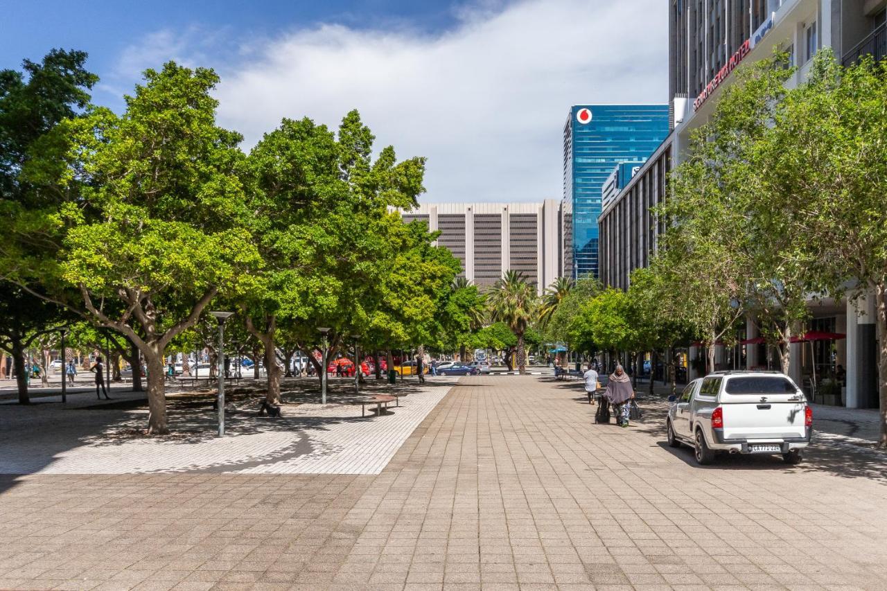 Trendy Apartment In Thibault Square City Centre Cidade Do Cabo Exterior foto