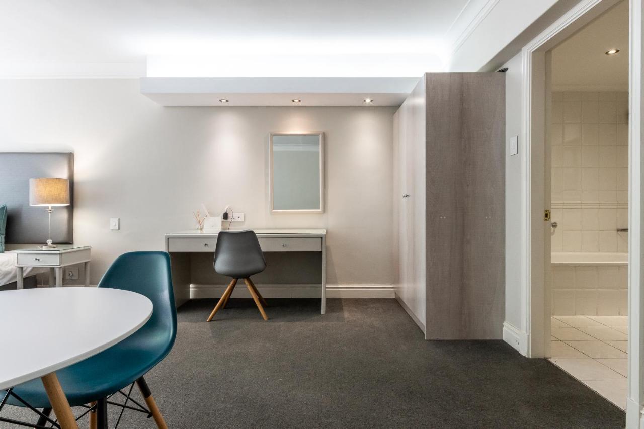 Trendy Apartment In Thibault Square City Centre Cidade Do Cabo Exterior foto