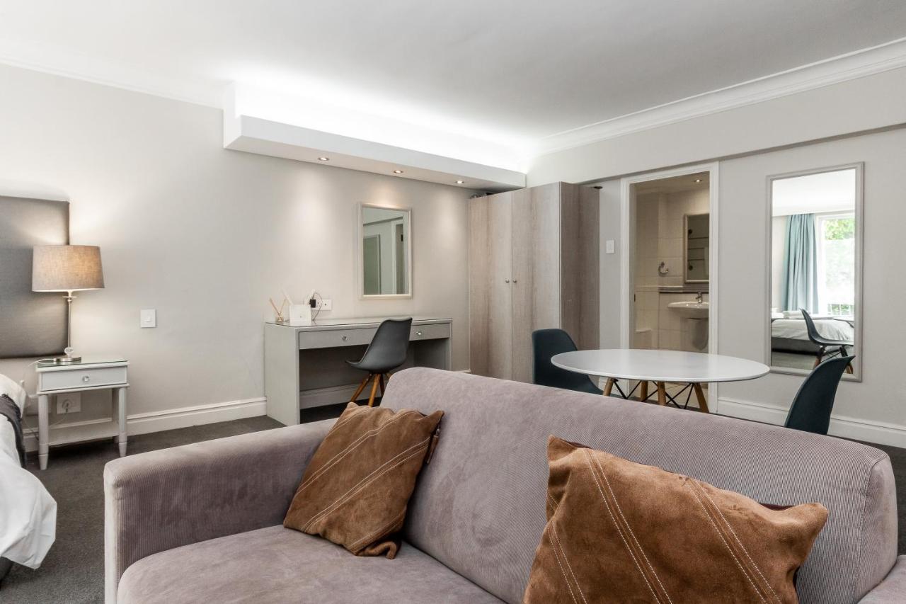 Trendy Apartment In Thibault Square City Centre Cidade Do Cabo Exterior foto