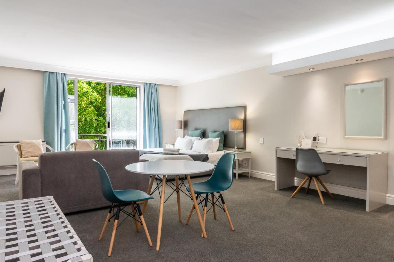 Trendy Apartment In Thibault Square City Centre Cidade Do Cabo Exterior foto